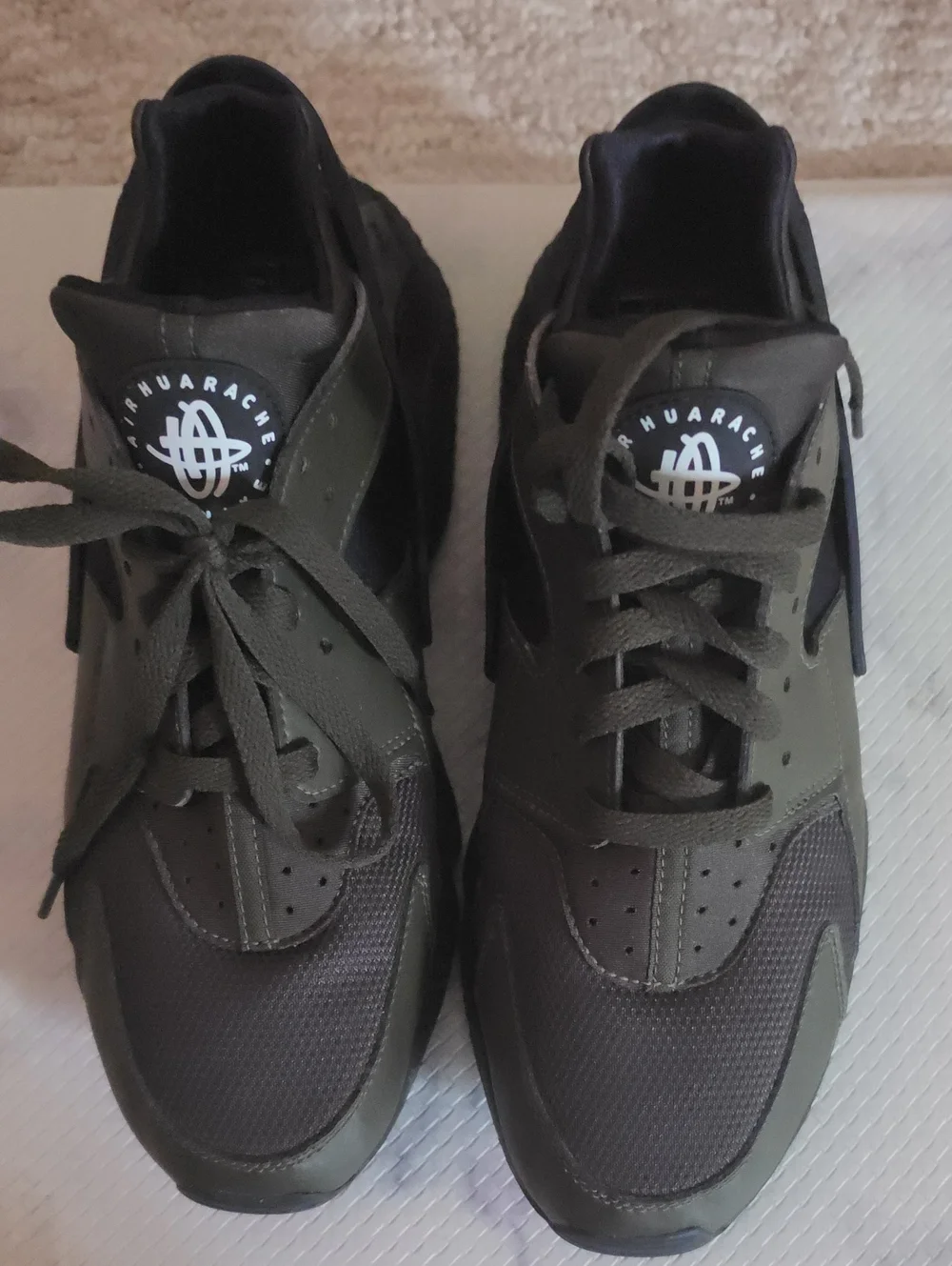 Nike Men’s Olive Green and Black Huarache Sneakers